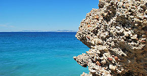 Bild der Steinküste der Insel Rhodos