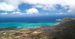 Luftaufnahme der Küste von Hawaii